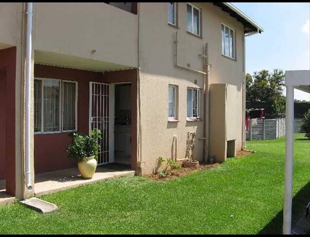 2 BEDROOM TOWNHOUSE FOR SALE IN GLEN MARAIS